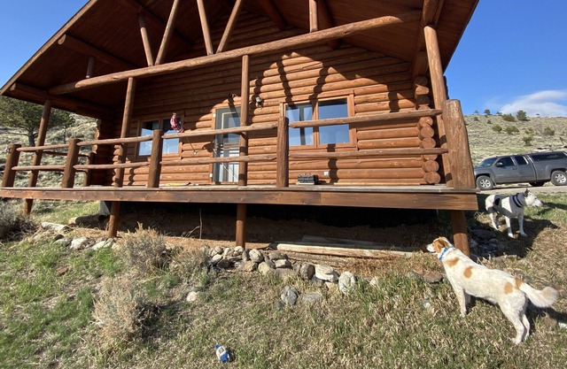 Cozy Sagebrush Cabin - amazing views!
