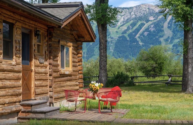 Cozy ski retreat near Jackson Mountain resort