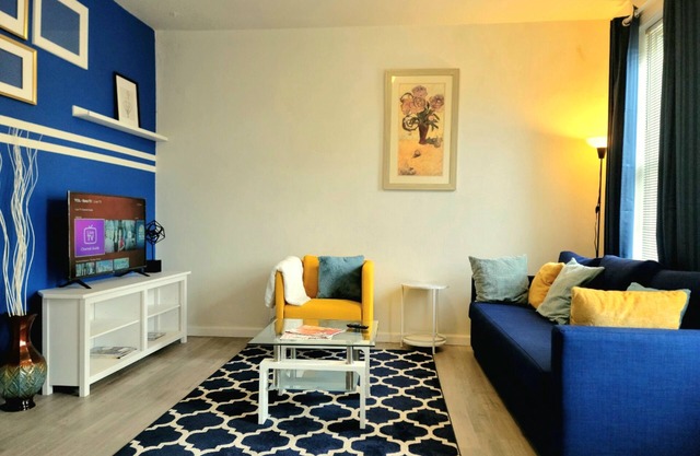 Cozy STL Newport Suite, close to Downtown, Hospitals, Universities, and schools.