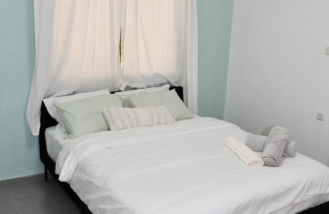 Cozy Studio Apt. BEST location in Tel Aviv.nBetween Carmel Market and the Beach