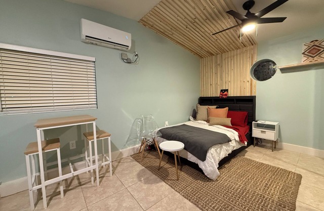 Cozy studio in enjoyable Las Vegas with WiFi and AC