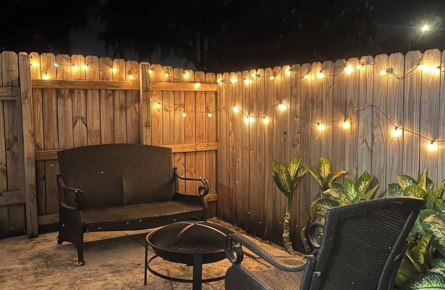 Cozy studio in home with private parking and entrance in charming Pembroke Pines