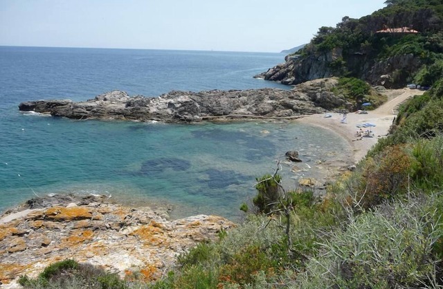 Cozy studio in the countryside, with balcony, sea view.