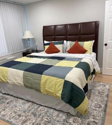 Cozy Suite at Towson Center