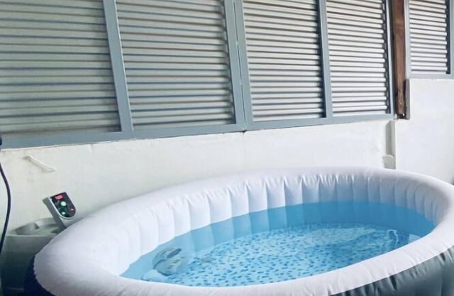 Cozy suite ✨city center with hot tub✨