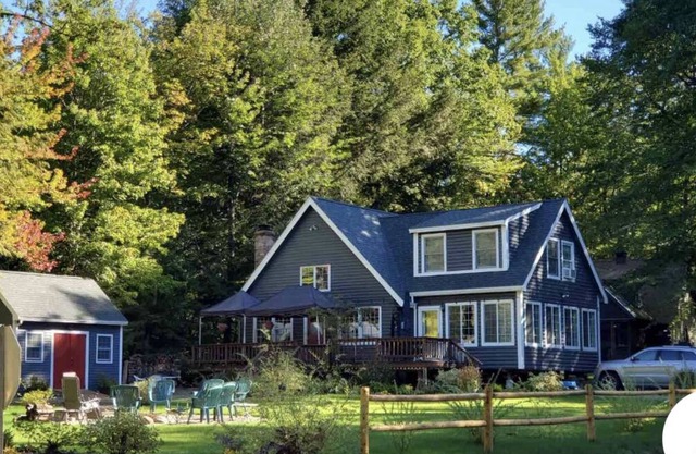 Cozy Three Bedroom Log Cabin