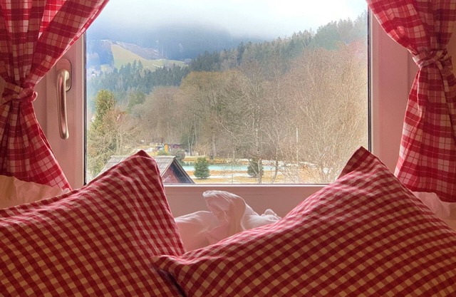 Cozy Tiny Duplex Apartment, Lake 150m, 5 min to the Ski Lift, up to 4 pers