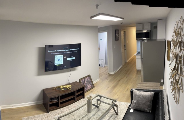 Cozy townhome with WiFi and AC in lovely Laurel