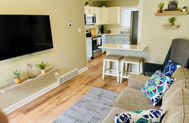 Cozy Unit on Historic Main Street