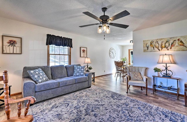 Cozy Vacation Rental Home Near Watauga Lake!