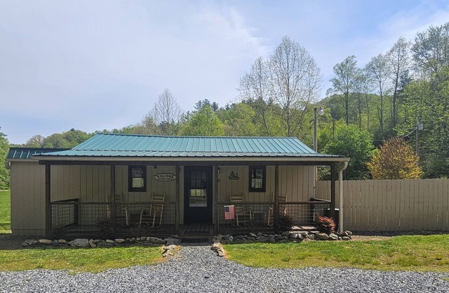 Creek Life Cottage is a place where you can relax and unwind on the creek.