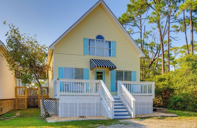 Creekfront Dauphin Island Cottage: Walk to Gulf!