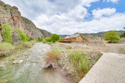 Creekside Cabin with Deck and Views in Panguitch!