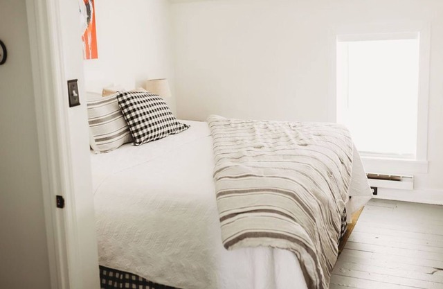 Creekside Farm Cottage HotTub, FirePit, Grill, Ask aboit Pool