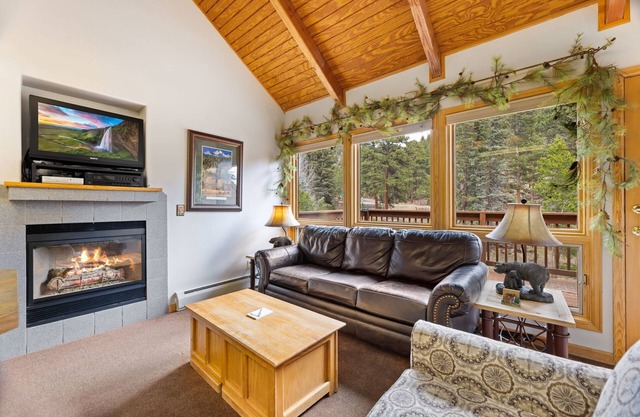 Creekside Suite 10 River View!