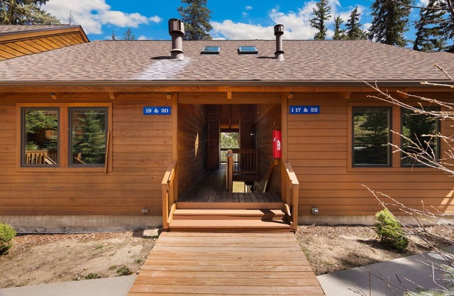 Creekside Suite 19 River View!