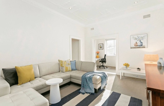 Cremorne Point- CP007 - Wulworra Avenue - Charming Top-Floor 1BR + Sunroom Near Cremorne Point Wharf Harbour Walks
