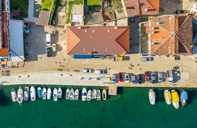 Cres - The Happy Island - Lungomare Varazdin