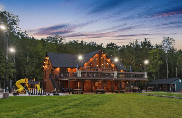Crooked Creek Retreat w/ Pickleball, Fire Pit, Tennis and More!