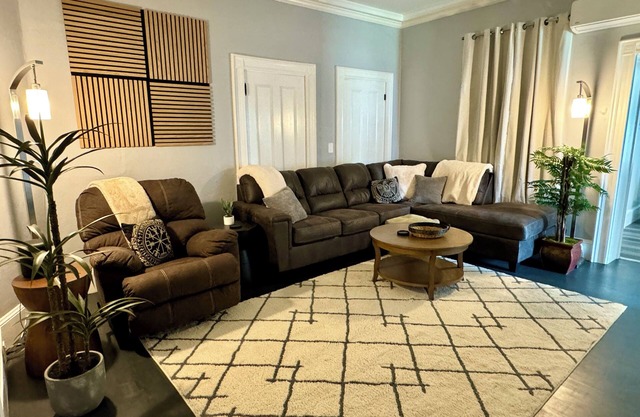 Crosby Street Suite - Freshly Renovated 3 Bedroom near Downtown Augusta