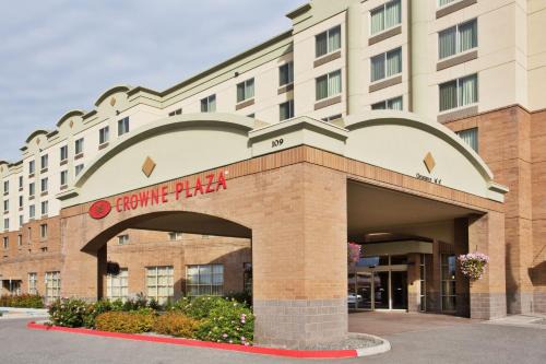 Crowne Plaza Anchorage-Midtown by IHG