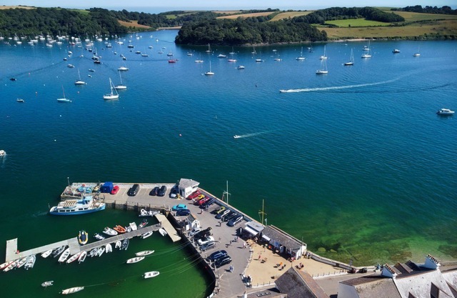 Crows Nest - sleeps 4 guests in 2 bedrooms