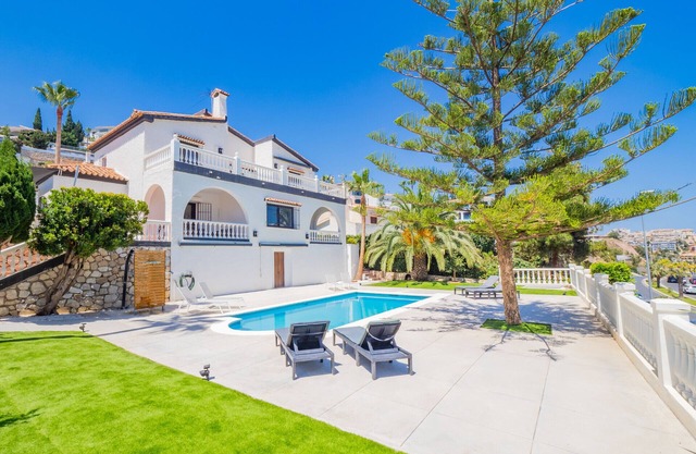 Cubo's Beach Front Villa Benalmadena/near the beach/private pool/air conditioning