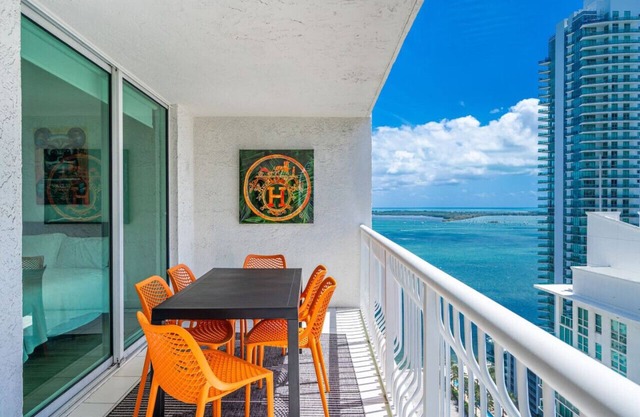 Curated Sky Abode: Ocean & City views, Sleeps 6