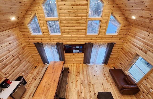 Custom Log Cabin 4bd 2ba | Game Room Air Hockey Foosball Arcades