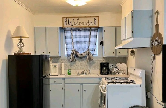 CUTE, COZY, COMFORTABLE, AND SUPER CONVENIENT!