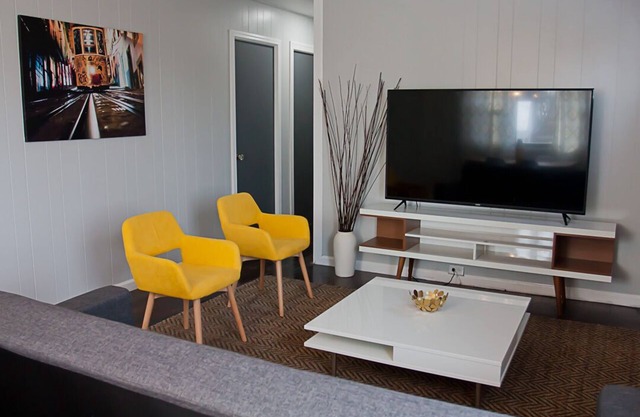 ‼️Cute Modern Cottage 3 min from Purdue Campus! ‼️