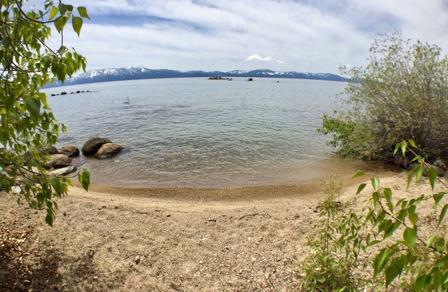 Cute Mountain Cabin Close to Lake w/Neighborhood Beach Across the Street - 4 ppl