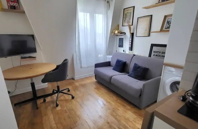 Cute studio with a view Paris Saint Ambroise