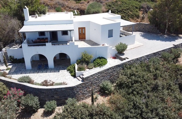 Cycladic villa in the most beautiful site of Naxos