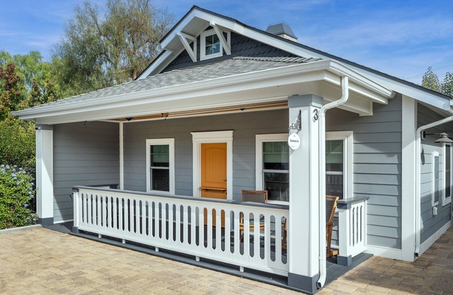 Cyclist Paradise: Luxe Studio Wine Country Beauty L2EV Sleeps 4, Unit 3 Numancia