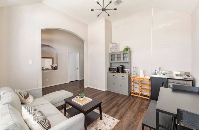 Cypress Suburban Suite