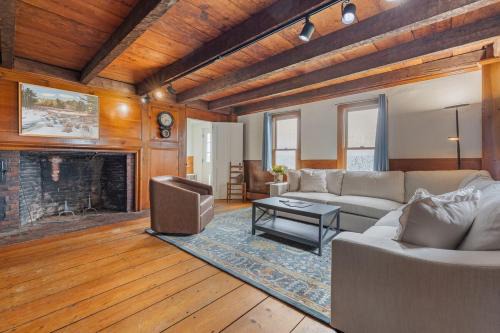 D-Miles Smith Farm Suite