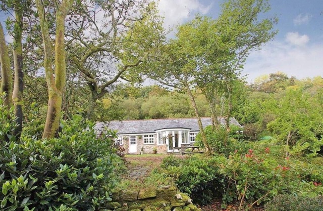 DAIRY COTTAGE, family friendly, country holiday cottage in Bodmin
