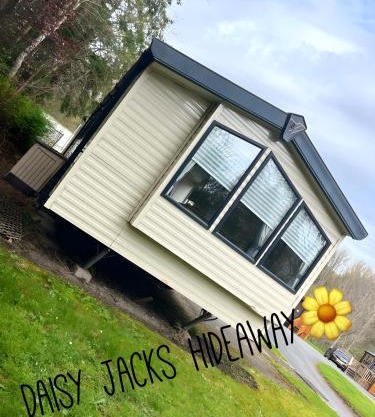Daisy-Jacks Hideaway