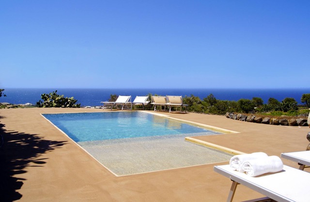 Dammusi Sciuvechi Resort