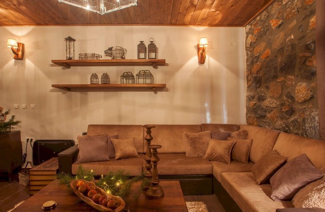 Dandy on the hill Kaimaktsalan Complex | 190 sq.m. | Up to 13 people