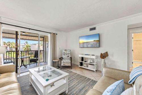 Dans Florida Condos Whispering Waves at Runaway Bay