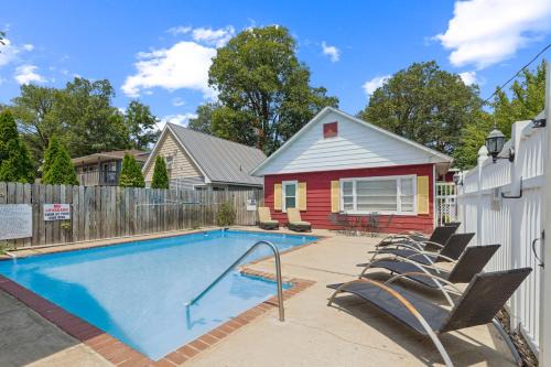 Dave's Last Resort - Poolside Cabin 4 Hotel Room