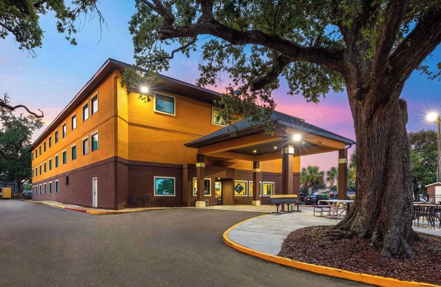 Days Inn by Wyndham Biloxi Beach