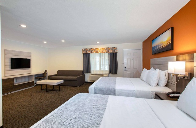 Days Inn by Wyndham Monterey-Fisherman's Wharf Aquarium