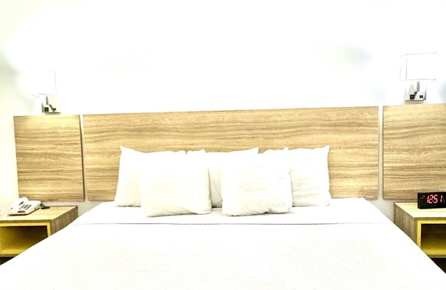 Days Inn by Wyndham Near City Of Hope