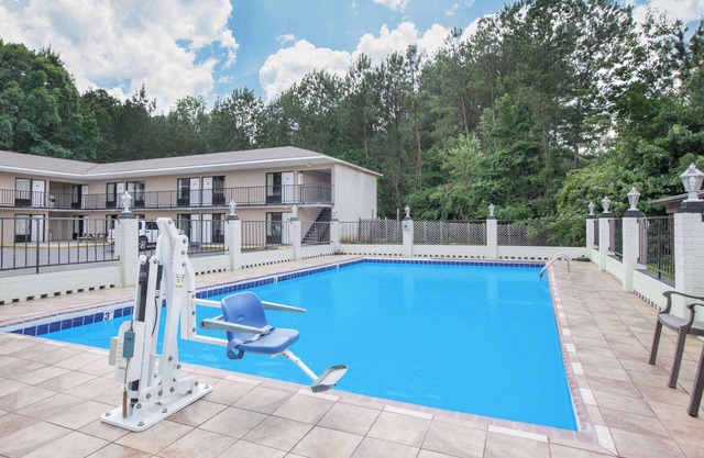 Days Inn by Wyndham Newton MS/I-20