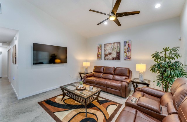 Daytona Beach Vacation Home ~ 4 Mi to Main St Pier