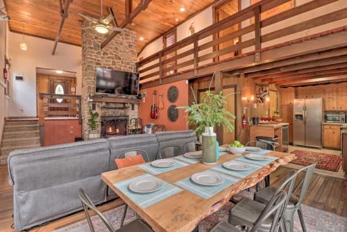 Deck and Fire Pit Cozy Pocono Mountain Home