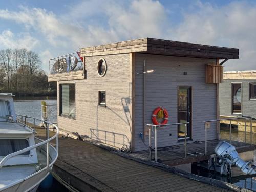 Dein Hausboot OFF für deine Auszeit in Hamburg